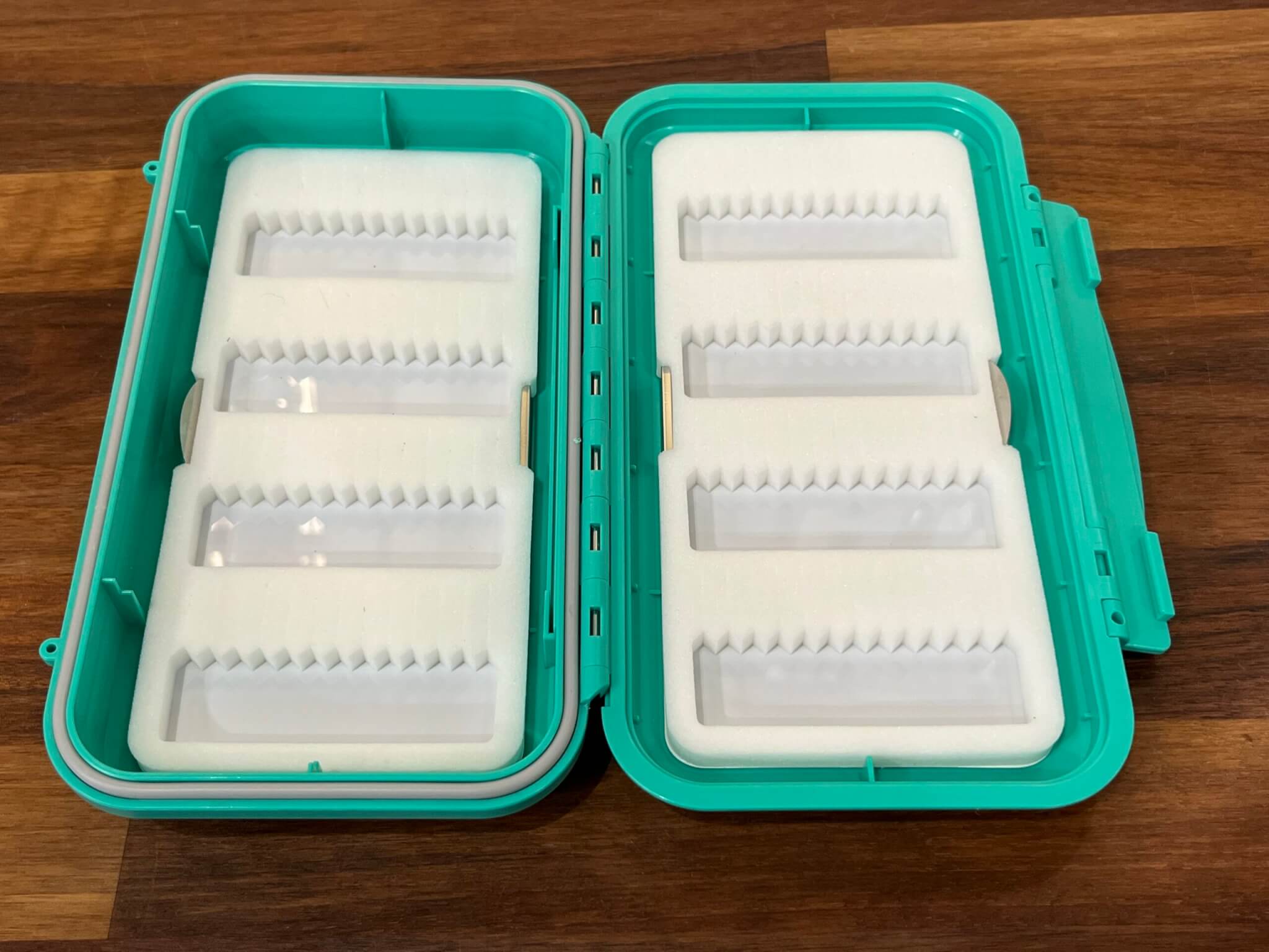 thumbnail image 2 of C&F Design CFGS-1533+ Saltwater Permit Fly Case - Small Size, Emerald Color, For Crab Flies & Large Crazy Charlies 2 of 11