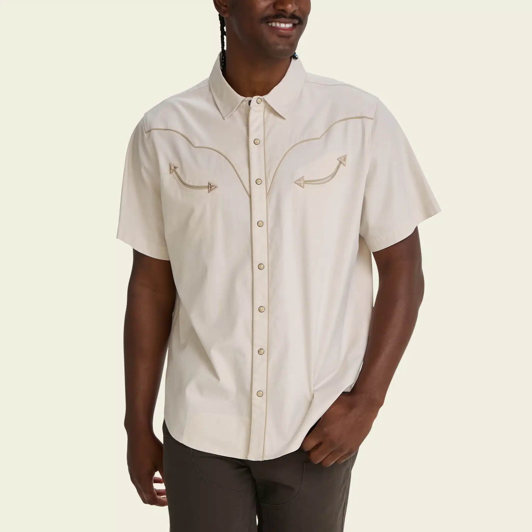 S26 SS Shirts Broncbuster Snapshirt Sand Group S26 SS Shirts Broncbuster Snapshirt Sand Model Front Tan