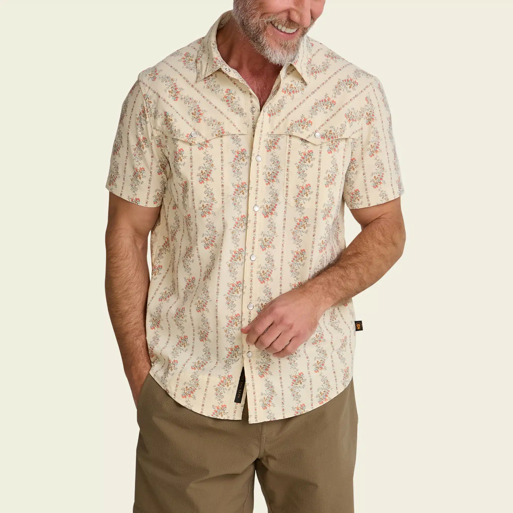 S26 SS Shirts Open Country Tech Shirt Grampa S Curtains Natural Group S26 SS Shirts Open Country Tech Shirt Grampa S Curtains Natural Model Front Tan