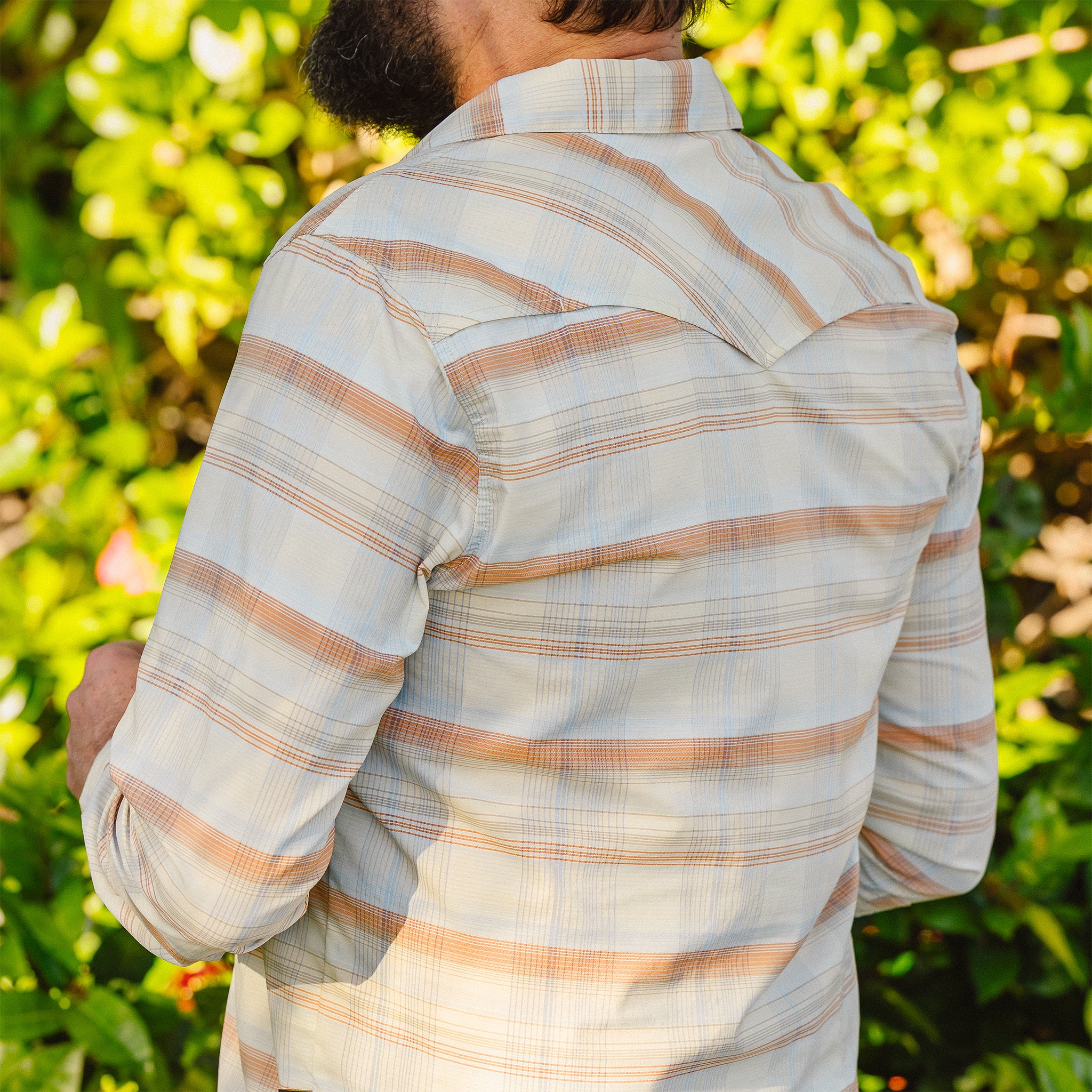 S26 LS Shirts H Bar B Tech Longsleeve Cameron Plaid Cream Lifestyle 02 Tan