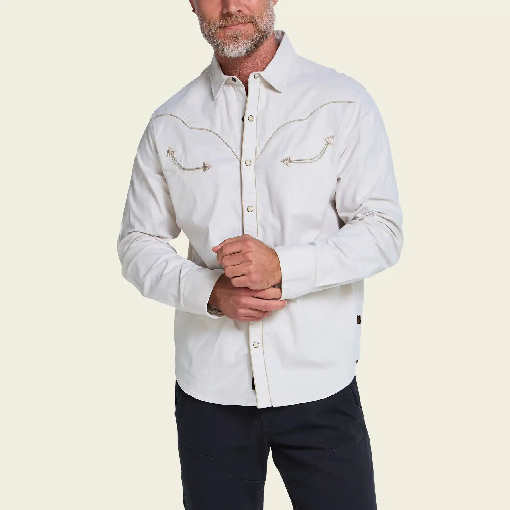F26 LS Shirts Broncbuster Longsleeve Snapshirt Prairie Dust Model Front Cream